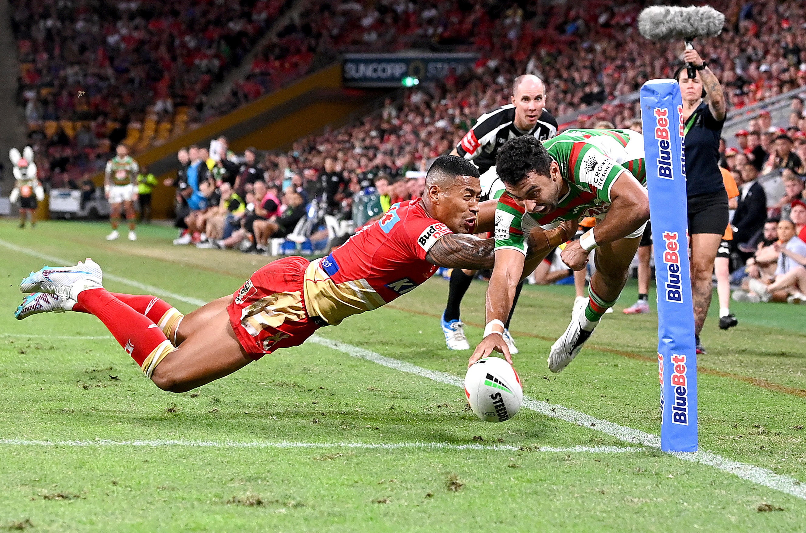 Live: Alex Johnston one off try-scoring record after diving in against Dolphins