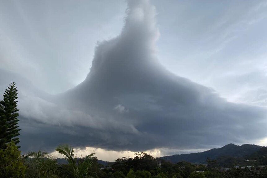 massive storm cloud heading towards west Coffs Harbour