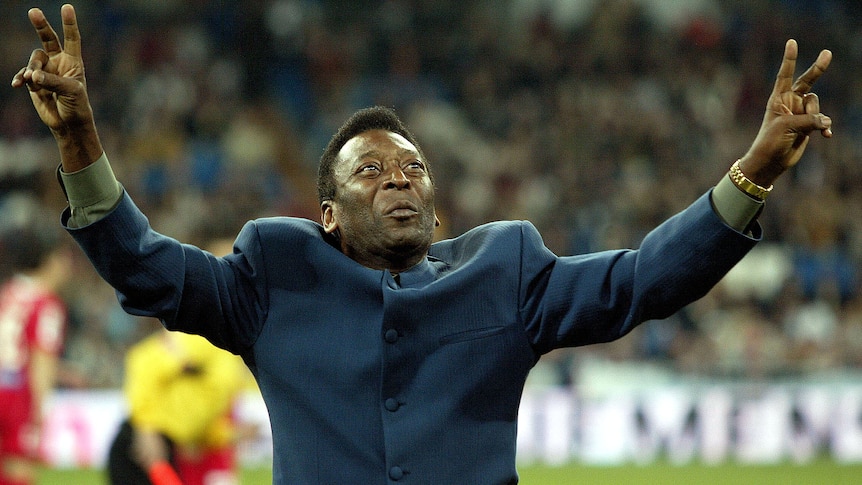 It's going to be crazy': Crowds flock to Santos for Pelé's wake