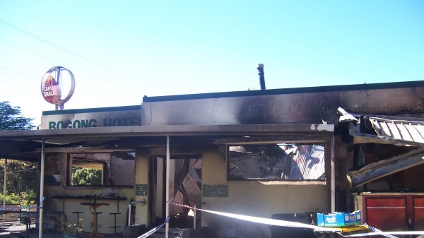 Fire has destroyed a historic pub at Tawonga