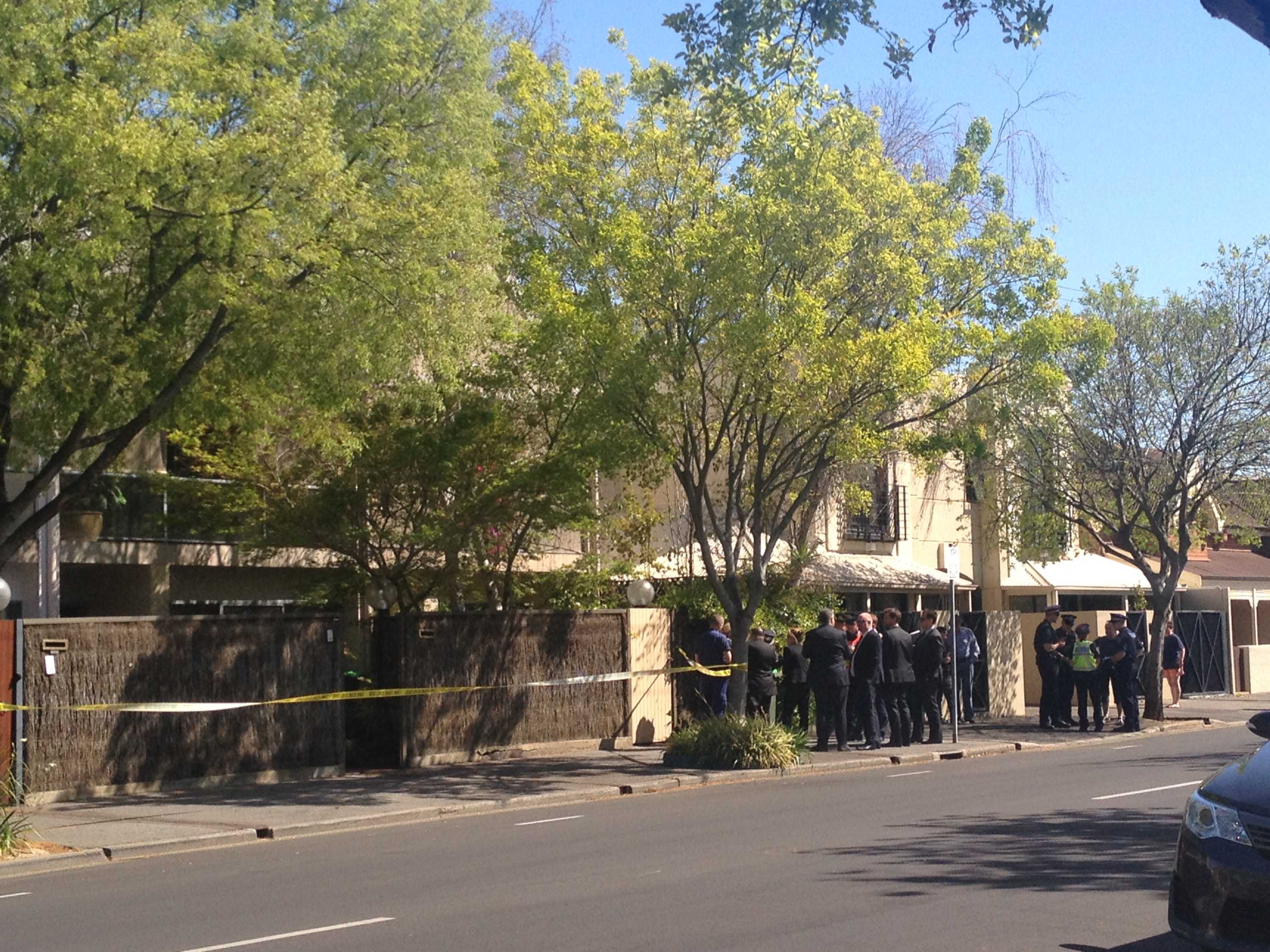 Elderly man and woman found dead in Adelaide unit - ABC News