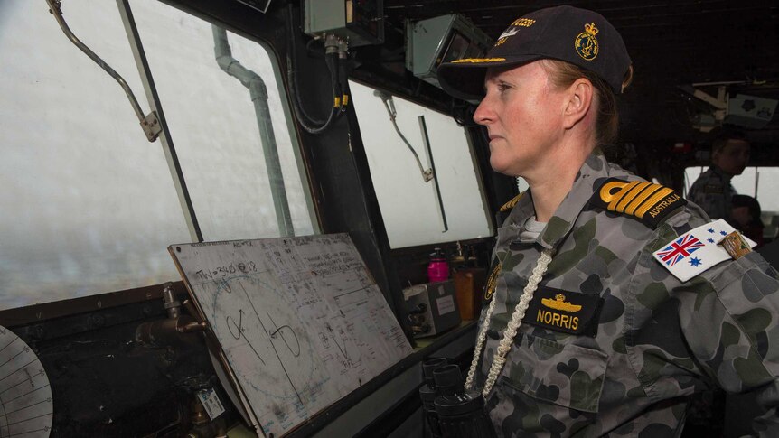 HMAS Success searches for missing Malaysia Airlines plane