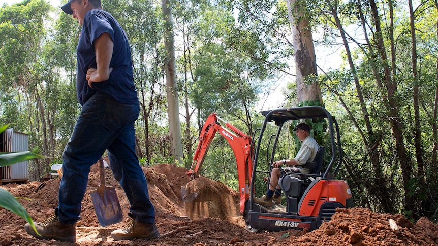 Police excavate Mount Nathan property