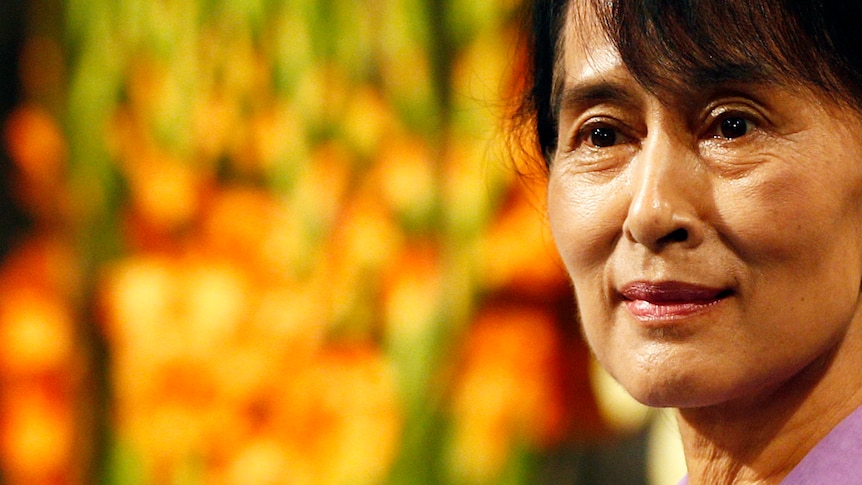 Suu Kyi accepts Nobel Peace Prize