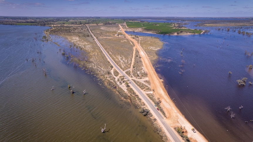 Faites pression pour que le lac Bonney ne soit plus jamais coupé de la rivière Murray alors que les autorités se préparent à rouvrir l’entrée