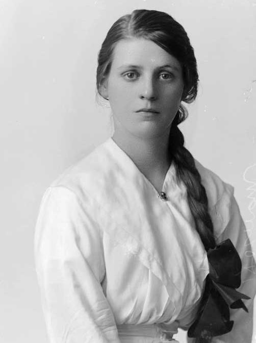 May Holman in 1917.
