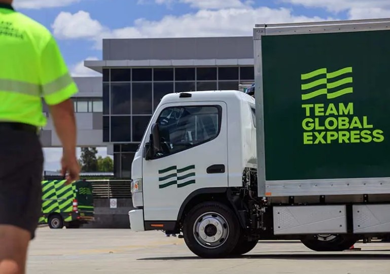Delivery company restarts services to regional Tasmania after resident complaints