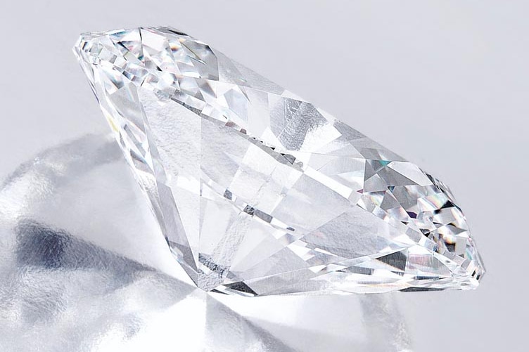 118.28-carat white diamond sells for world record.