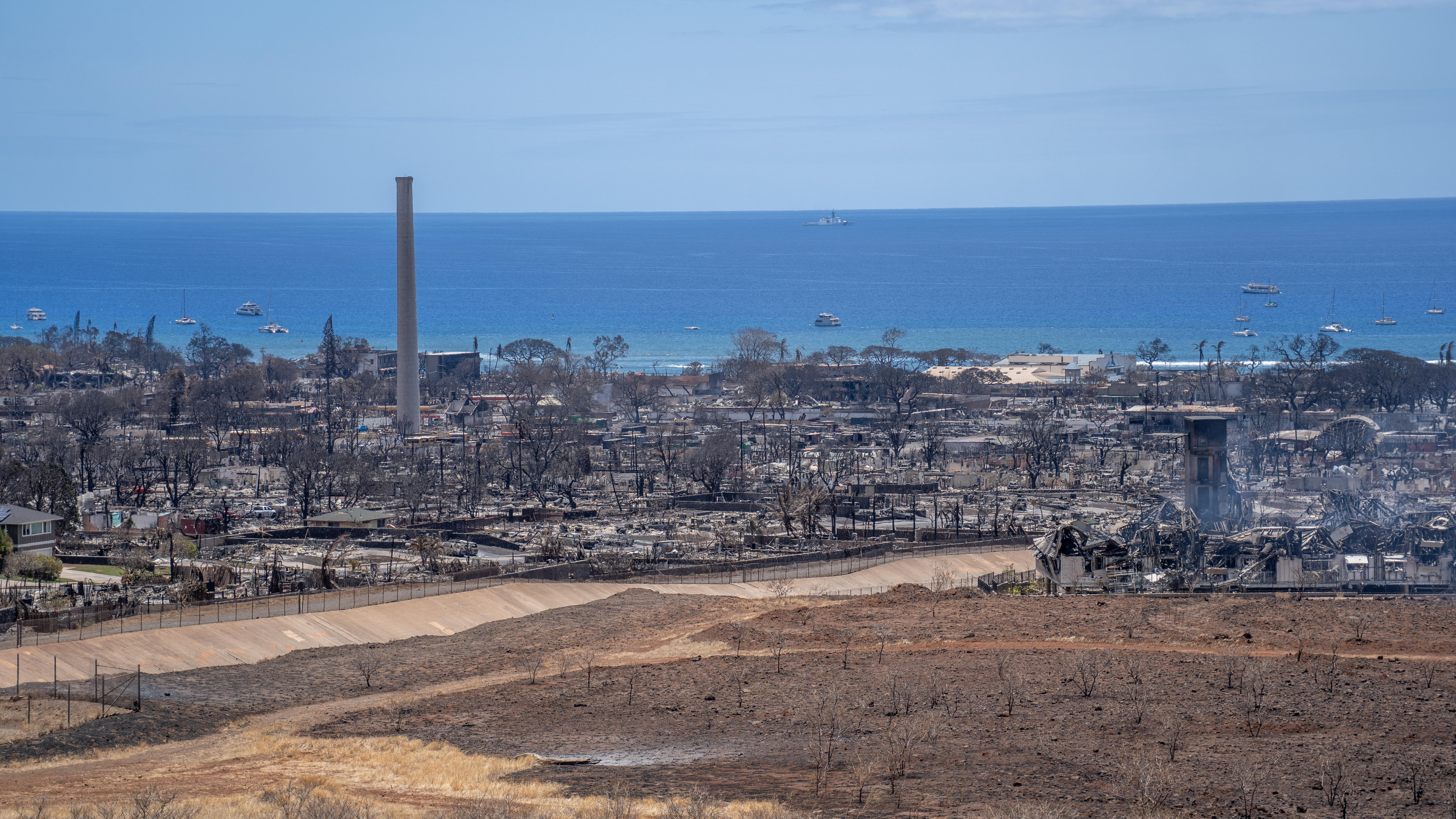 Maui's Lahaina Went From A Historic Resort Town To 'war Zone' After ...