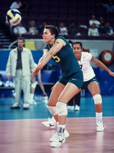 Liz Brett competing in the women's volleyball competition at the 2000 Olympics.