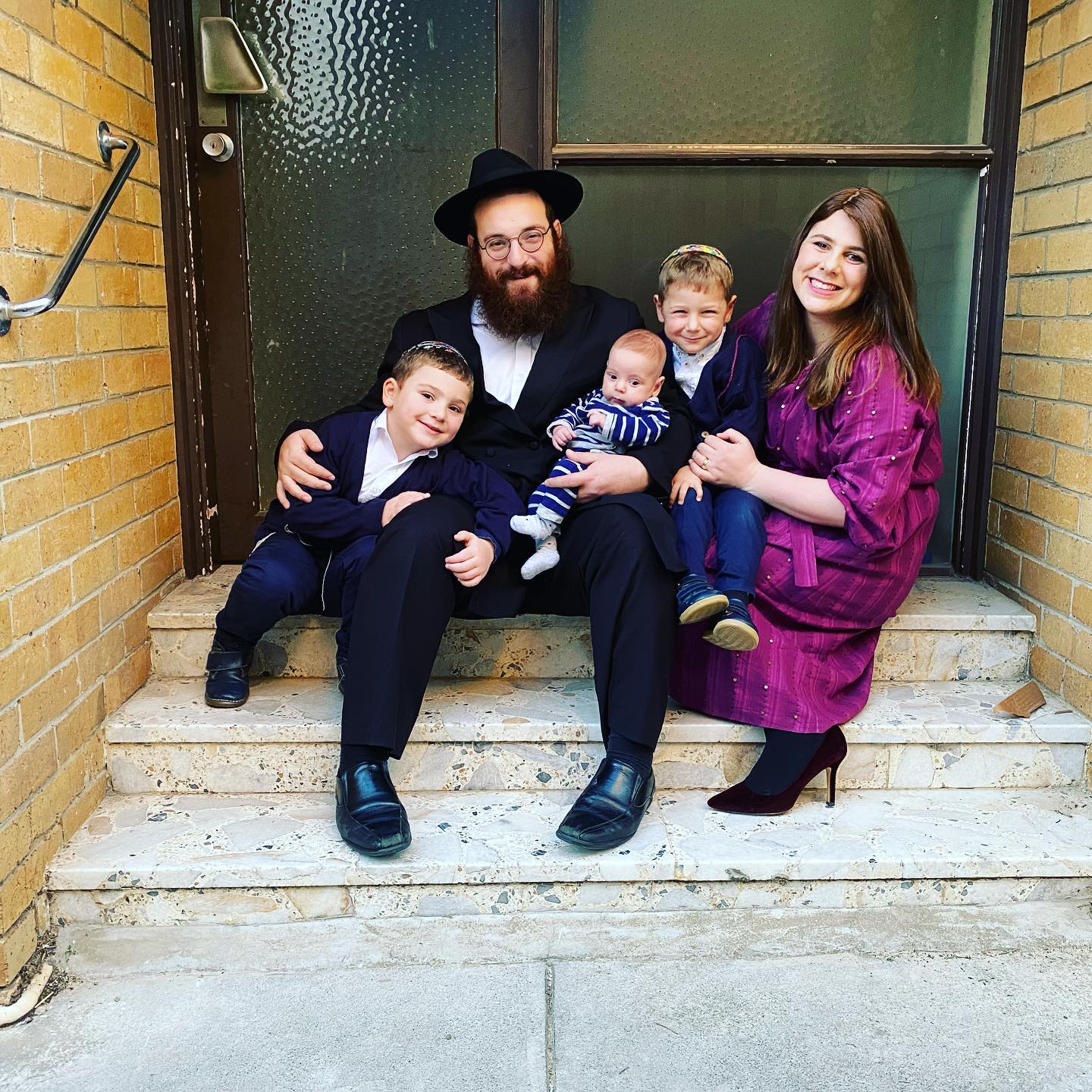 Типичная еврейская семья. Раввин семья. Раввин семья. Ошер кричевский. Раввин семья.