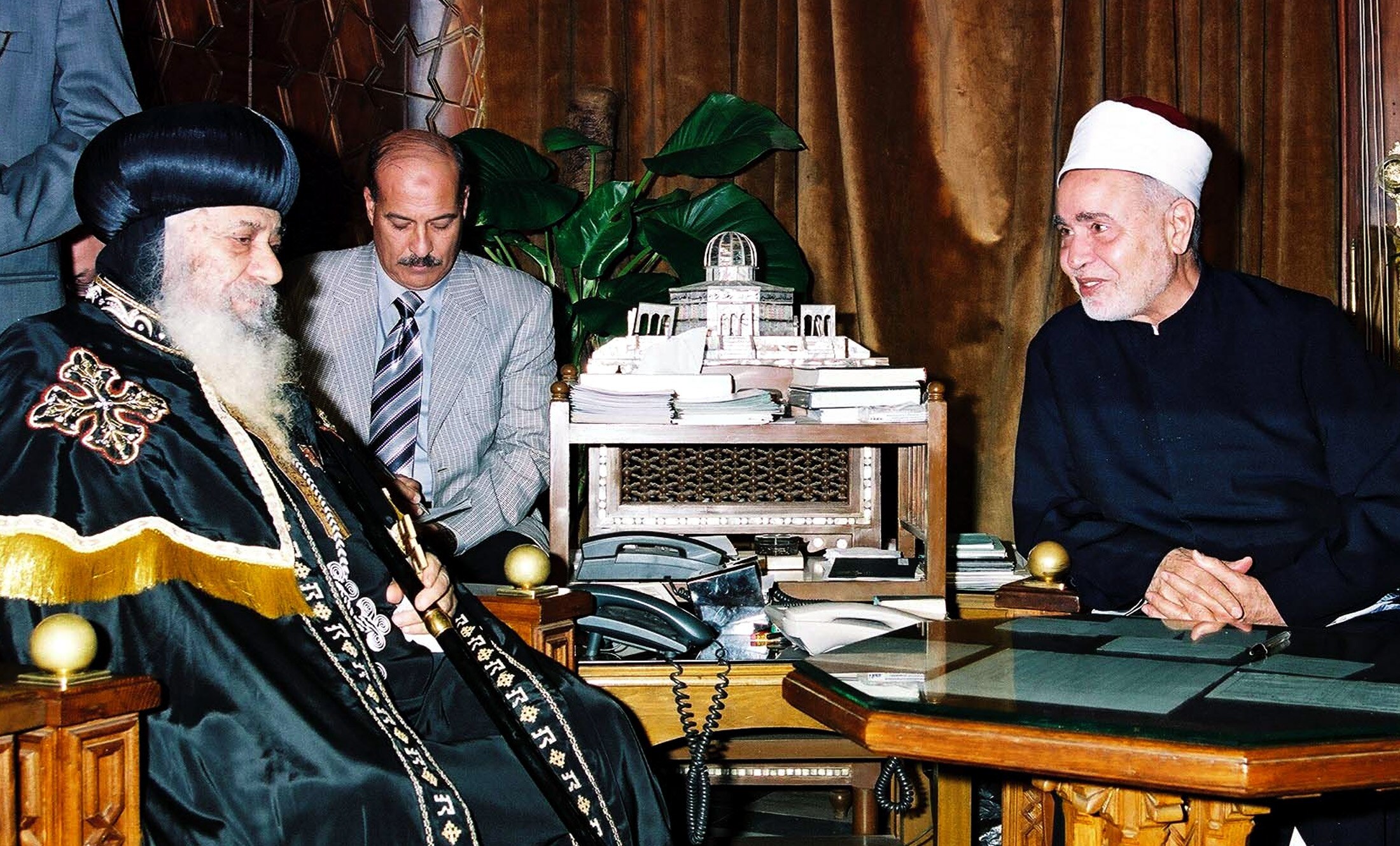 Grieving Egyptians Farewell Coptic Pope Abc News