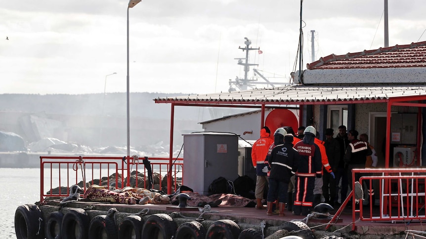Search for asylum seekers after boat sinks in Istanbul