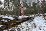 nude-in-the-snow
