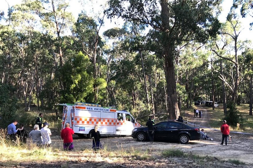 SES crews arrive at Mount Macedon after body found