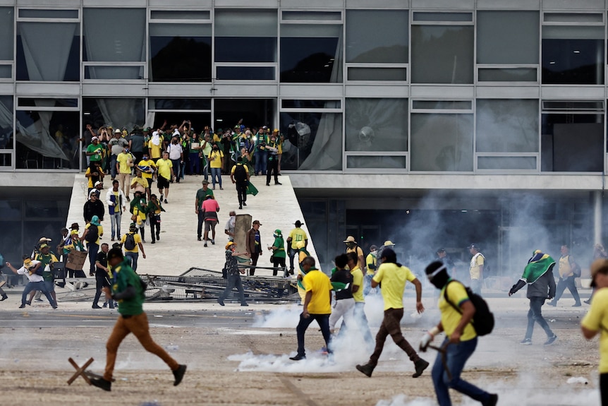 Brazil protesters outside the Planalto palace
