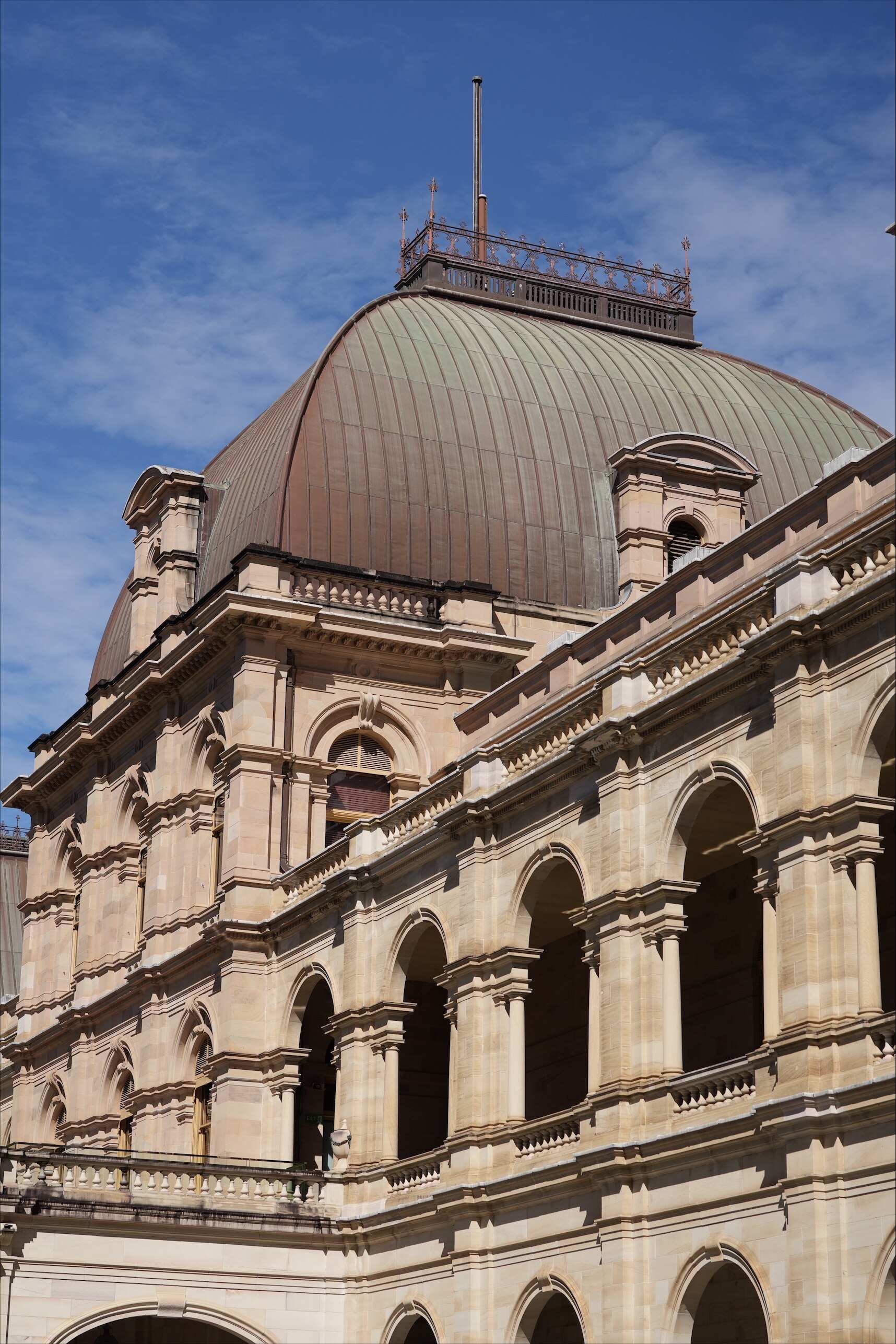 exterior of queensland parliament house