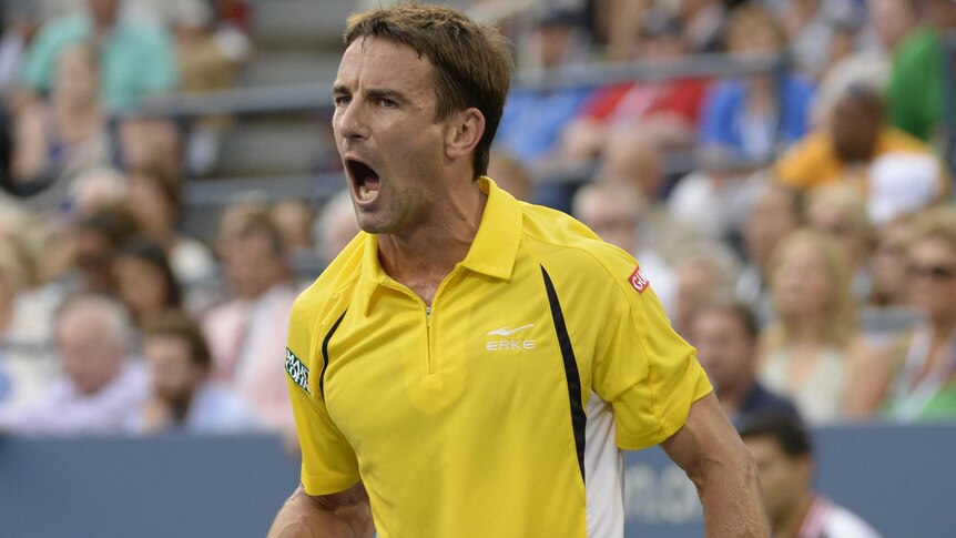 Robredo defeats Federer