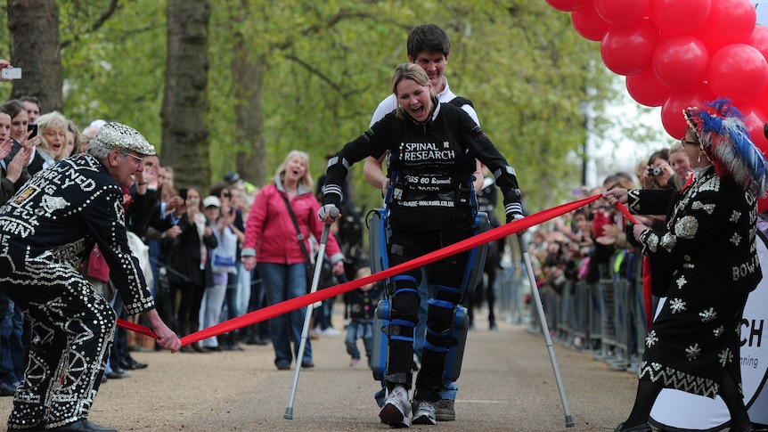 Claire Lomas finishes the London marathon in a bionic suit