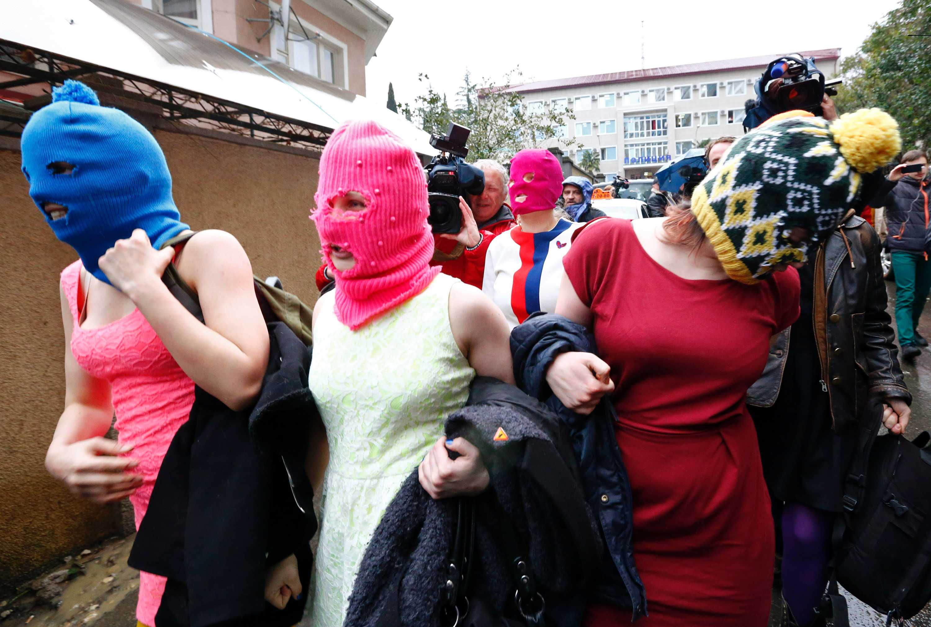 Pussy Riot Members Nadzehda Tolokonnikova And Maria Alyokhina Detained ...