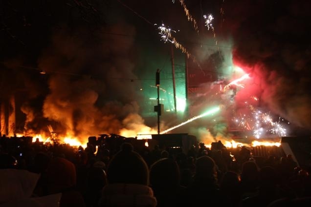 Violence erupts in Ukraine demonstrations