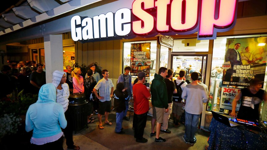 Gamers queue to buy Grand Theft Auto V