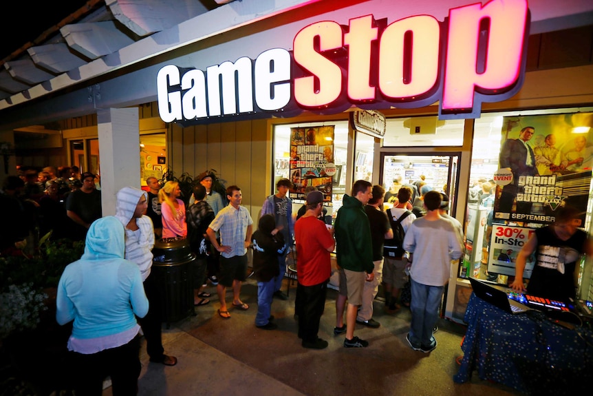 Gamers queue to buy Grand Theft Auto V