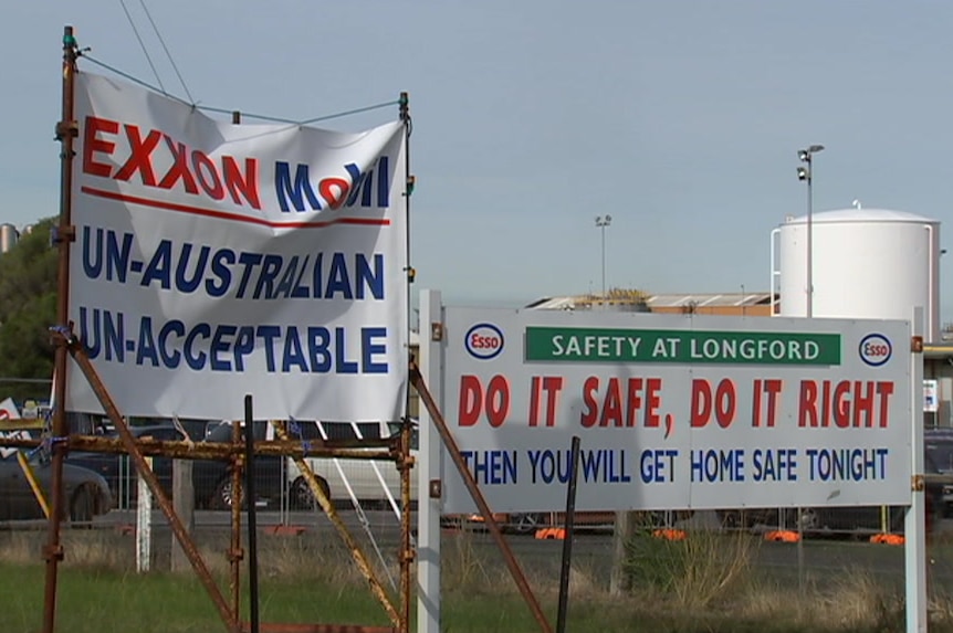 A banner reads 'un-Australian, un-acceptable'.