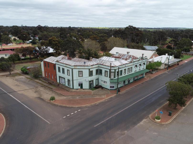 Broomehill Village Cooperative achète l'Imperial Hotel historique de