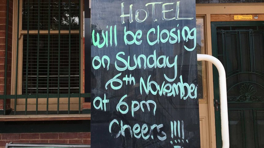Doodle Cooma Arms Hotel closing sign
