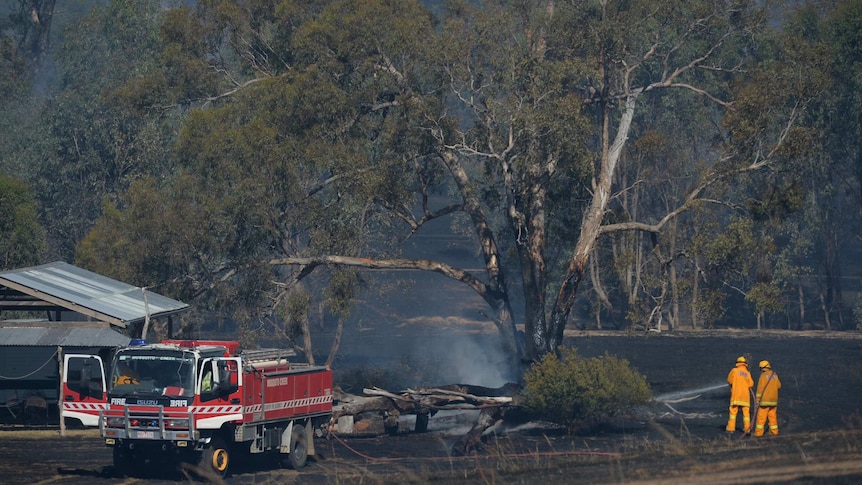 CFA crew tackling bushfire near Redesdale
