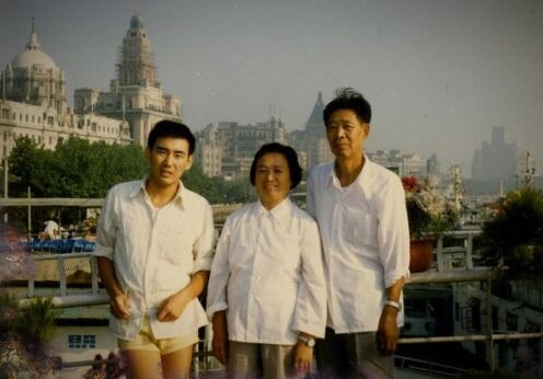 Yang with his parents