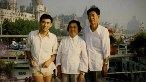 Yang with his parents