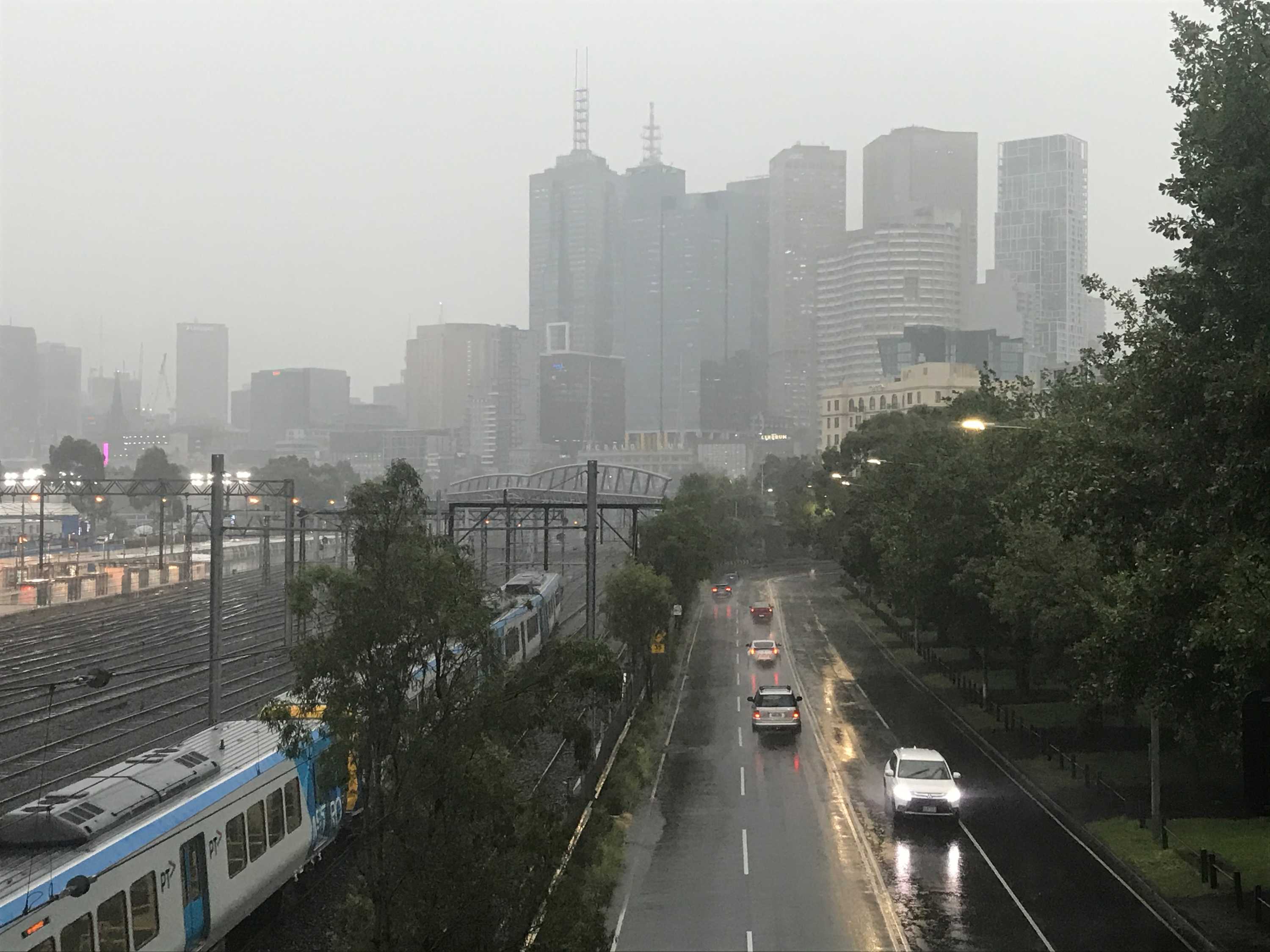 Storms sweep across Victoria bringing heavy rain, hail, thunder and improved air quality ABC News