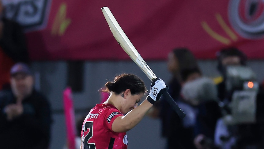 Retiring cricket great Nicole Bolton worries about mental health of next generation of female players - NEWSKUT
