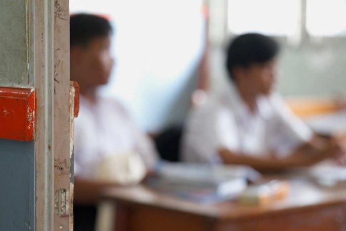 Siswa di sekolah rahasis di Indonesia dimana anak-anak pelaku terorisme dideradikalisasi.