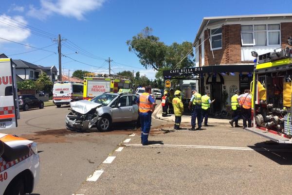 Car crashes into cafe at Sans Souci