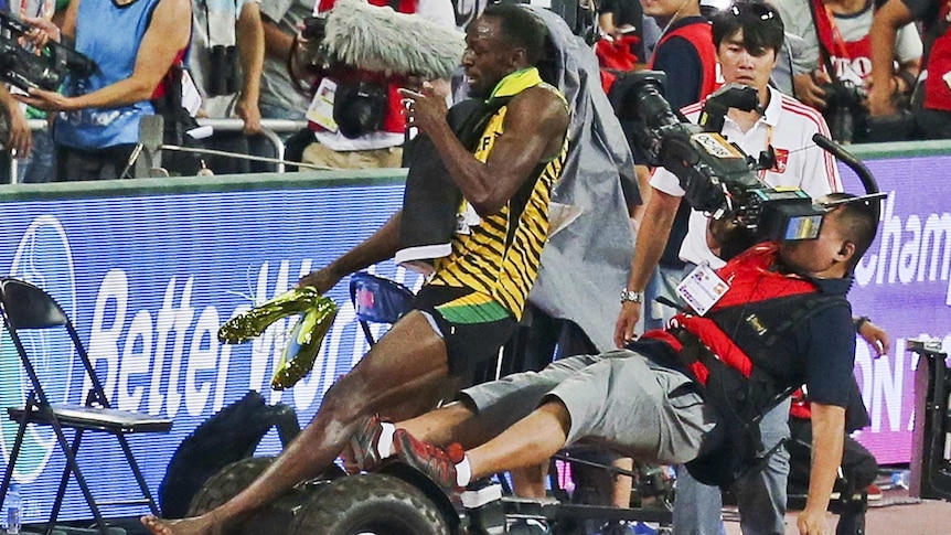 Usain Bolt is knocked flying by a segway, Aug 28 2015