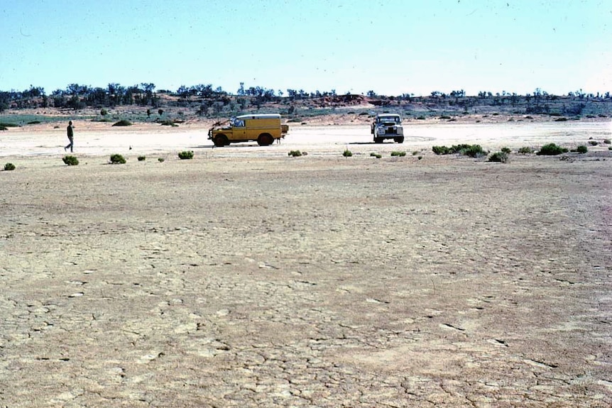 An fossil hunting expedition at Lake Pinpa, Lake Eyre Basin in 1973