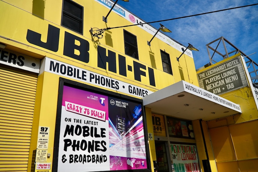 The front of a JB Hi-Fi store.