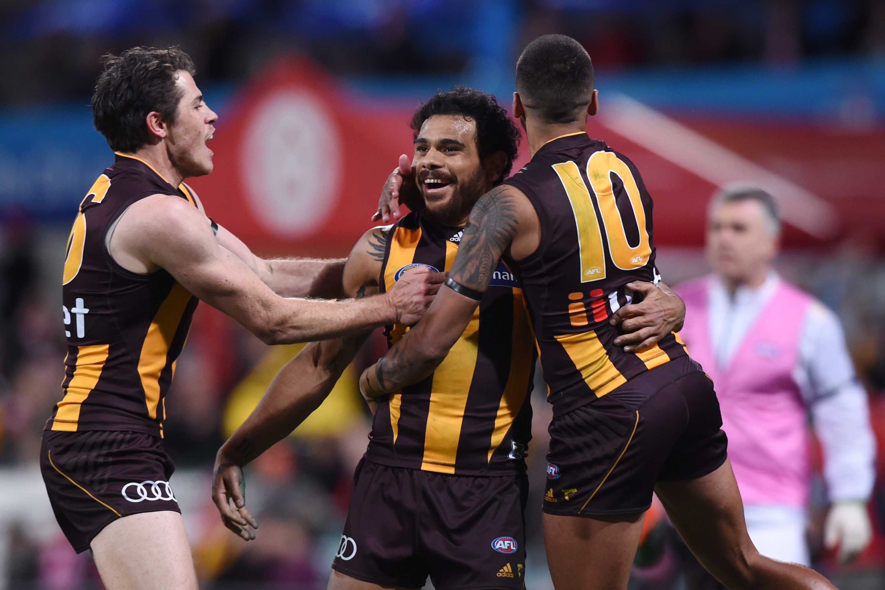 Cyril Rioli snatches late win for Hawthorn in nailbiter against Swans ...