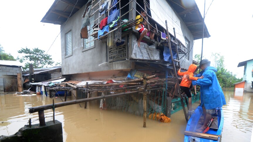 Residents evacuate in Bulacan