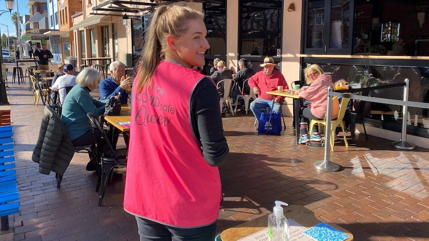 Local waitress in Dubbo