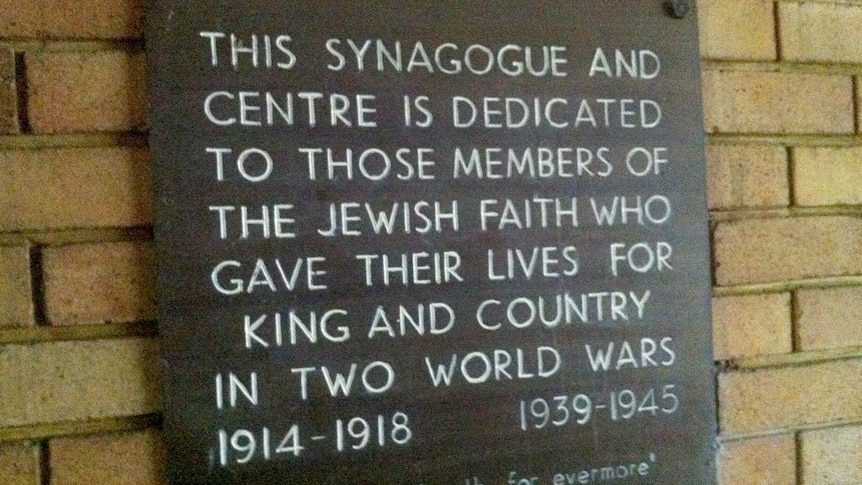 A plaque dedicated to those who lost their lives at war from the Jewish faith