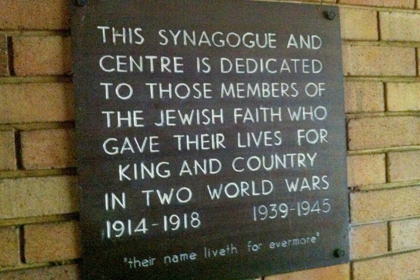 A plaque dedicated to those who lost their lives at war from the Jewish faith