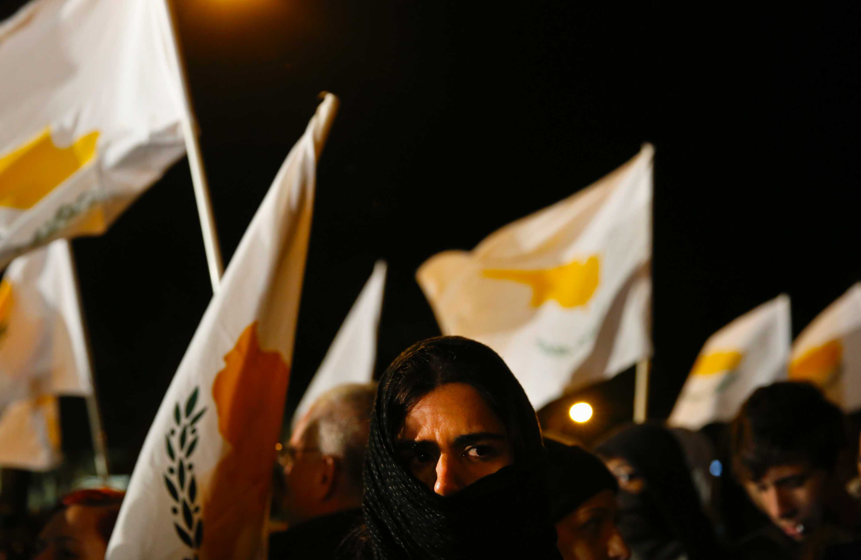 Cyprus MPs pass first bailout measures as clock ticks - ABC News