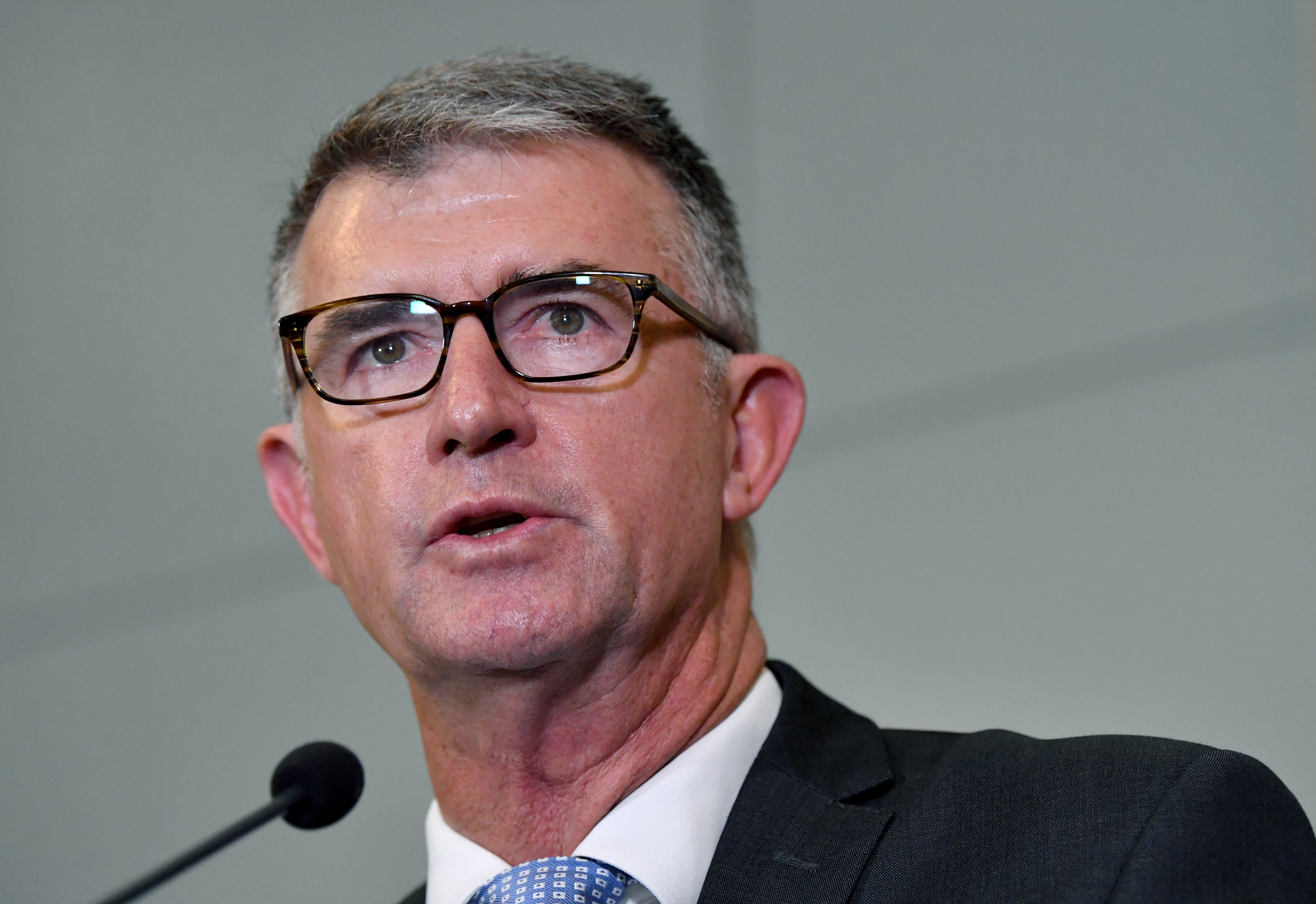 Qld ministers clarify personal relationship timeline amid integrity questions
