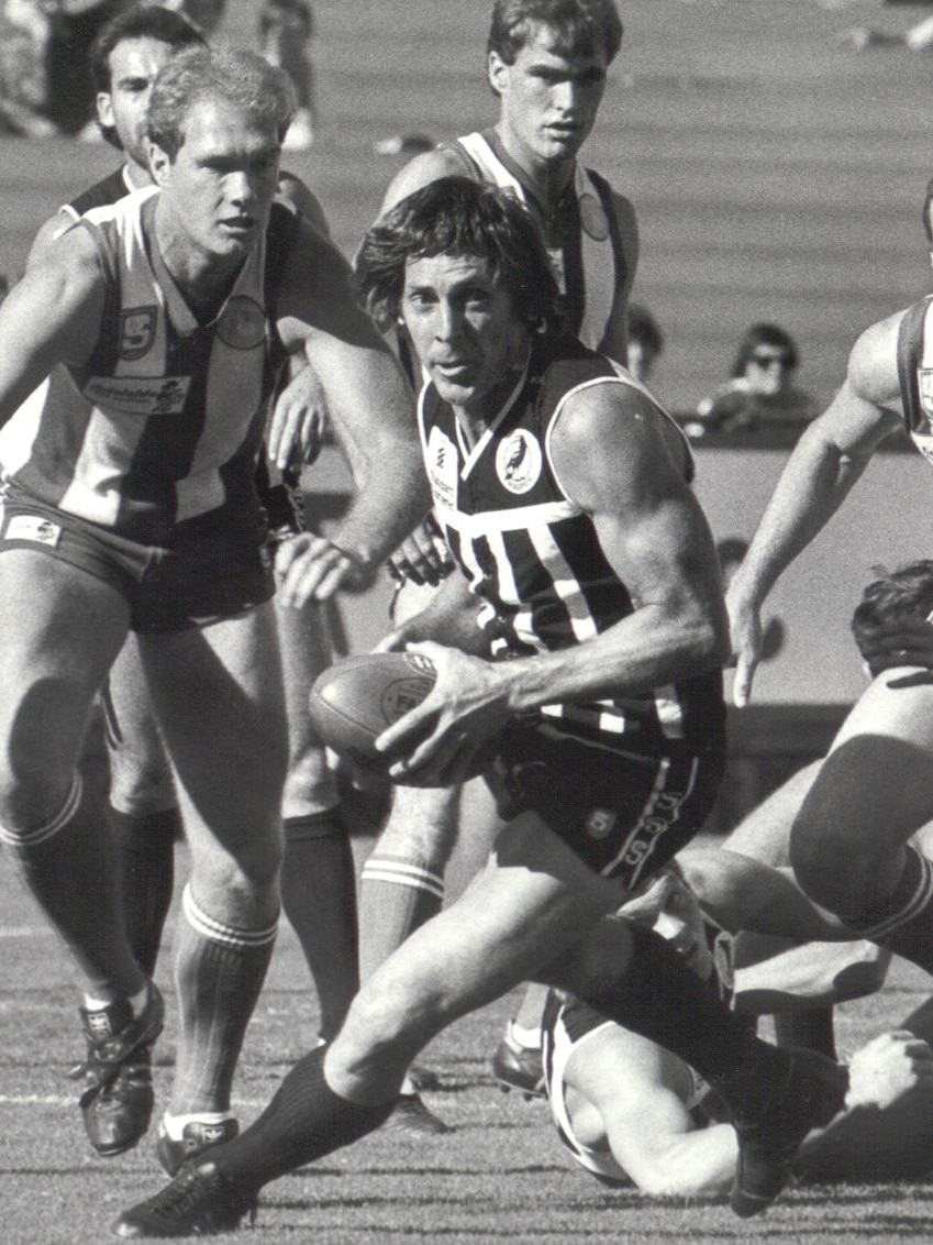 Port Adelaide legend Russell Ebert in action for the Magpies