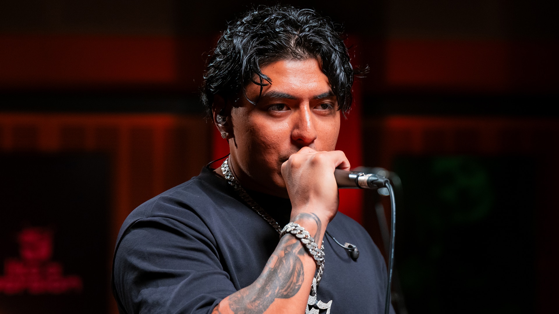 Hooligan Hefs covers Linkin Park's 'Numb' for Like A Version