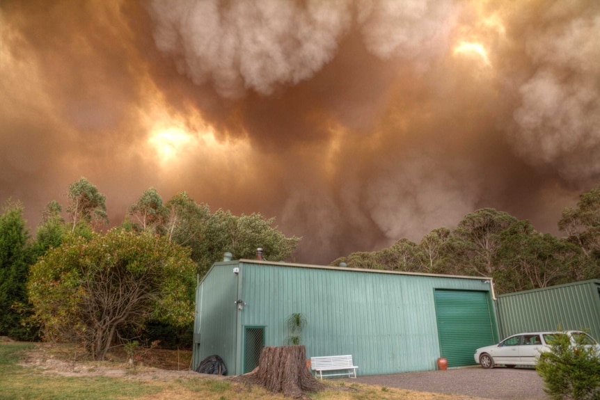 Residents were put on high alert last week when the wind changed and the Lithgow fire headed towards Bilpin.